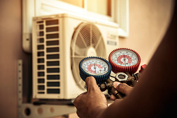 Professional Ac Installation technician working in Midland, TX